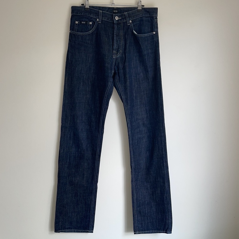 HUGO BOSS | Classic straight leg jeans in Indigo - Picture 10 of 11